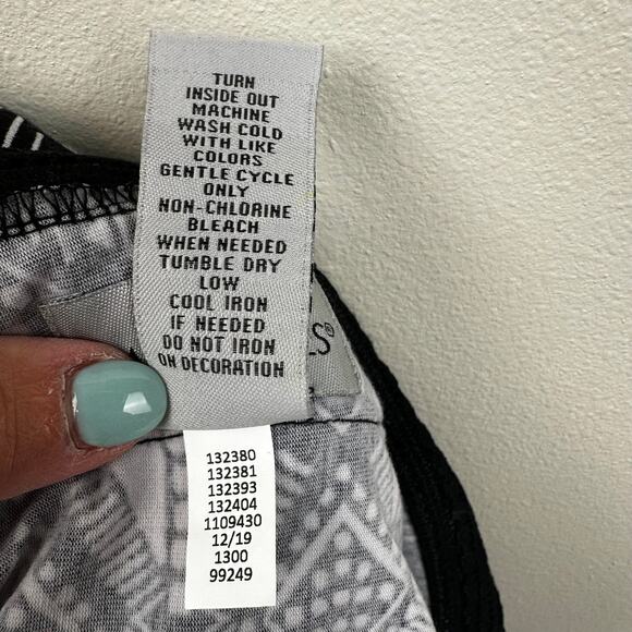 Catherines Maxi Dress Sleeveless Crochet Collar Abstract Print Black White 1XWP - Picture 7 of 8